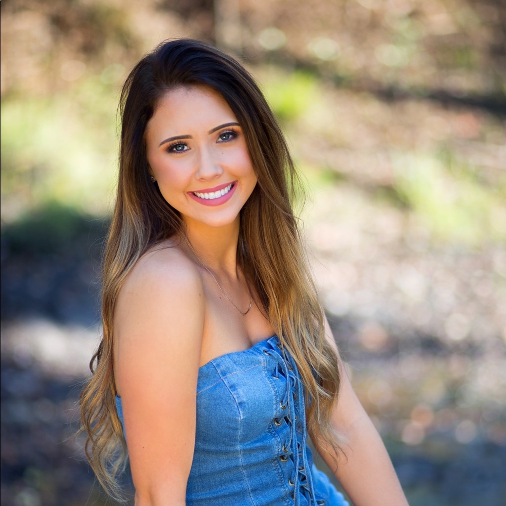 Meet your Posher, Emilee